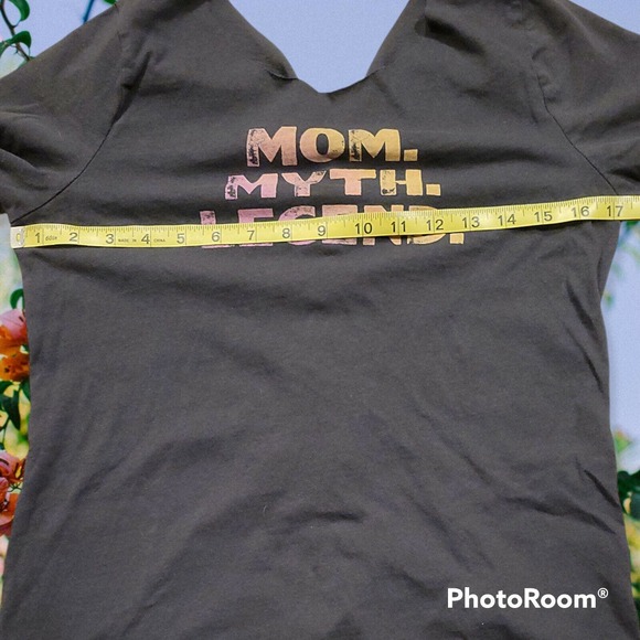 Mom. Myth. Legend. Cut n' Weave T-shirt Women's Size Small - Picture 5 of 6